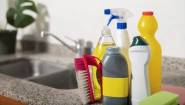 Três mentiras sobre limpeza que você já ouviu falar ou até já fez em casa