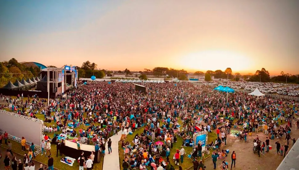 Grande evento reunindo importantes nomes nacionais e internacionais da música acontece no dia 20 de julho, na área externa do Jockey Eventos, em Curitiba, gratuitamente | foto: Divulgação