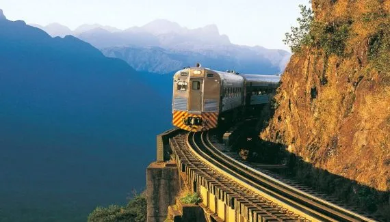 Cartão-postal, Trem da Serra do Mar do Paraná tem saídas diárias no verão 