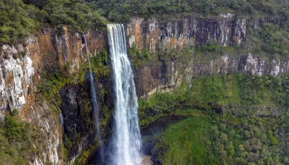 Terra das cachoeiras, Prudentópolis é parada obrigatória no verão do Paraná