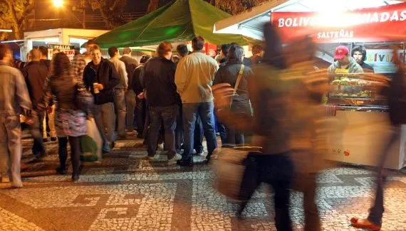 Mais que tradição, feiras de Curitiba são motores da economia e do turismo