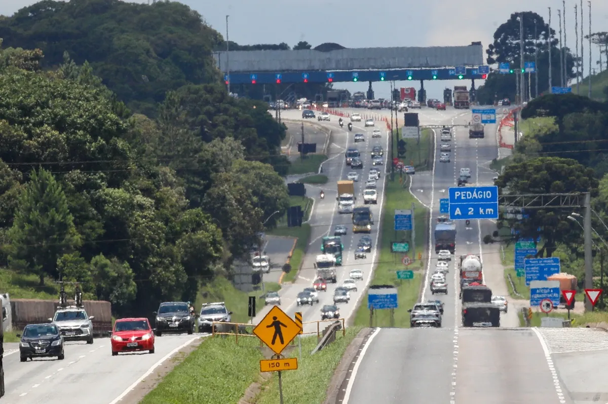 Imagem mostra trânsito intenso na BR-277, em São José dos Pinhais