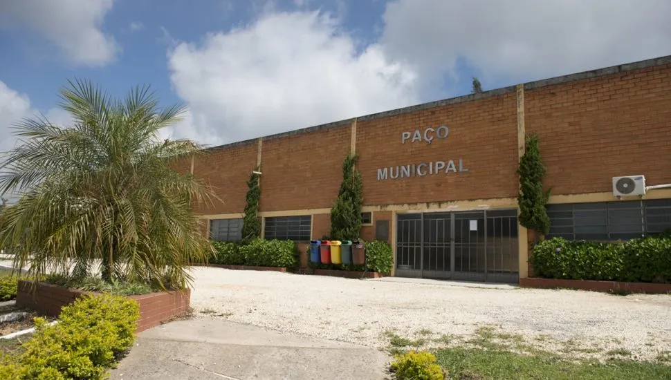 Fachada da prefeitura de Itaperuçu, na Região Metropolitana de Curitiba