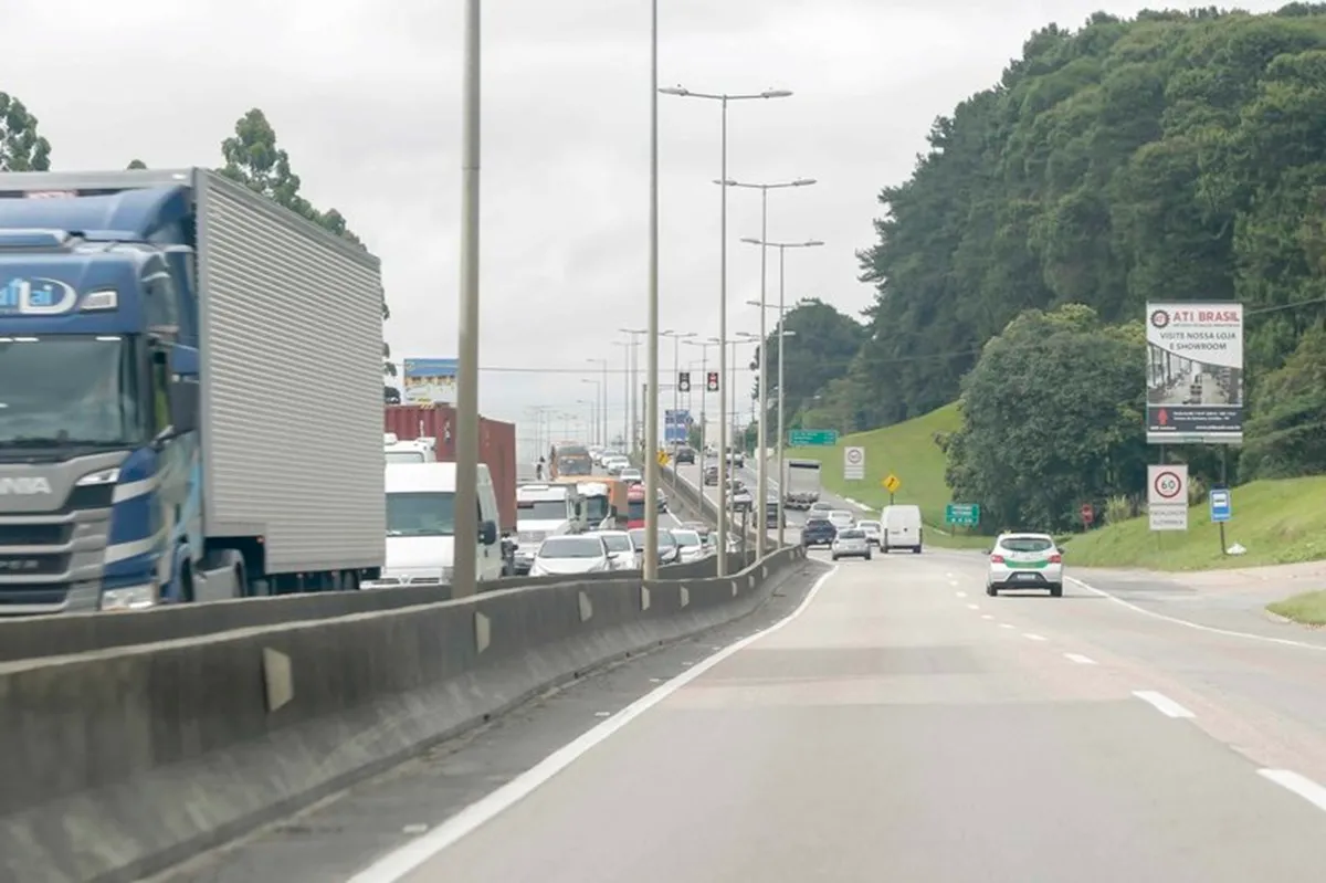 BR-116, em Fazenda Rio Grande, na Região Metropolitana de Curitiba