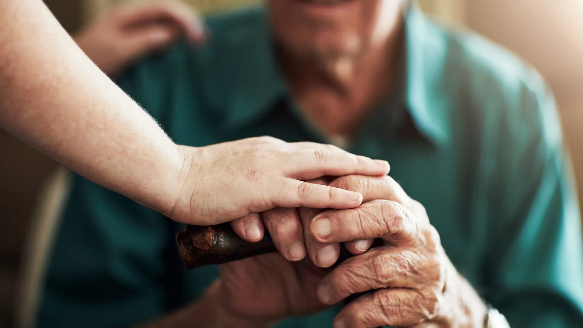 Momentos de cuidado e empatia: garanta segurança e conforto para idosos com soluções adequadas