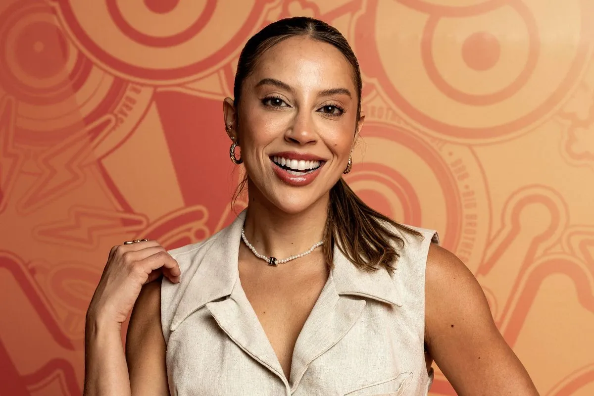 BBB 25: Renata agita redes sociais em estreia na Vitrine do Seu Fifi
