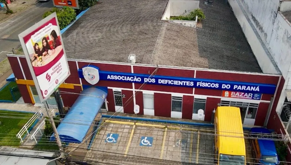 Fachada da Associação dos Deficientes Físicos do Paraná