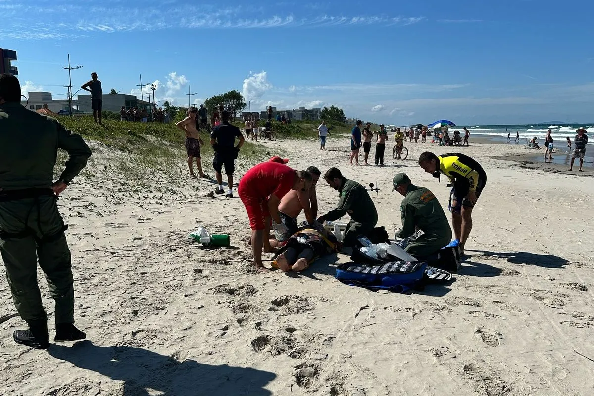 Homem é resgatado de afogamento em Matinhos