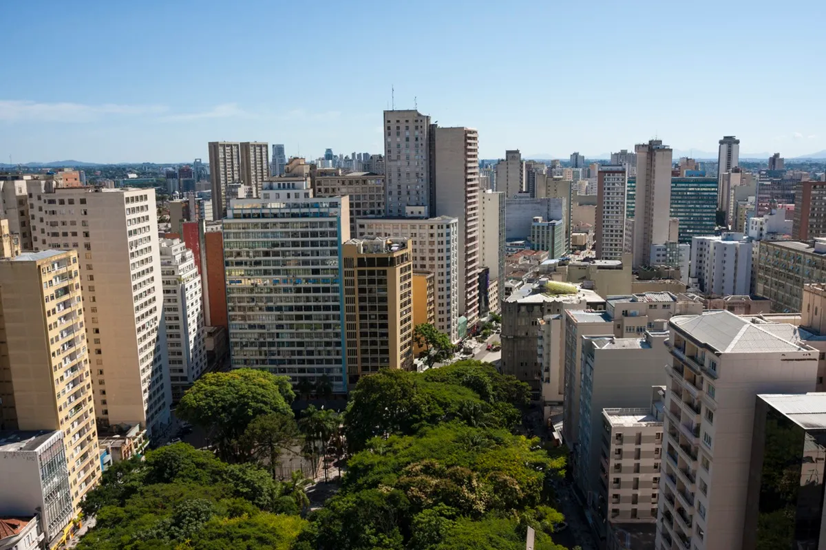 Vista da Praça Osório, no Centro de Curitiba