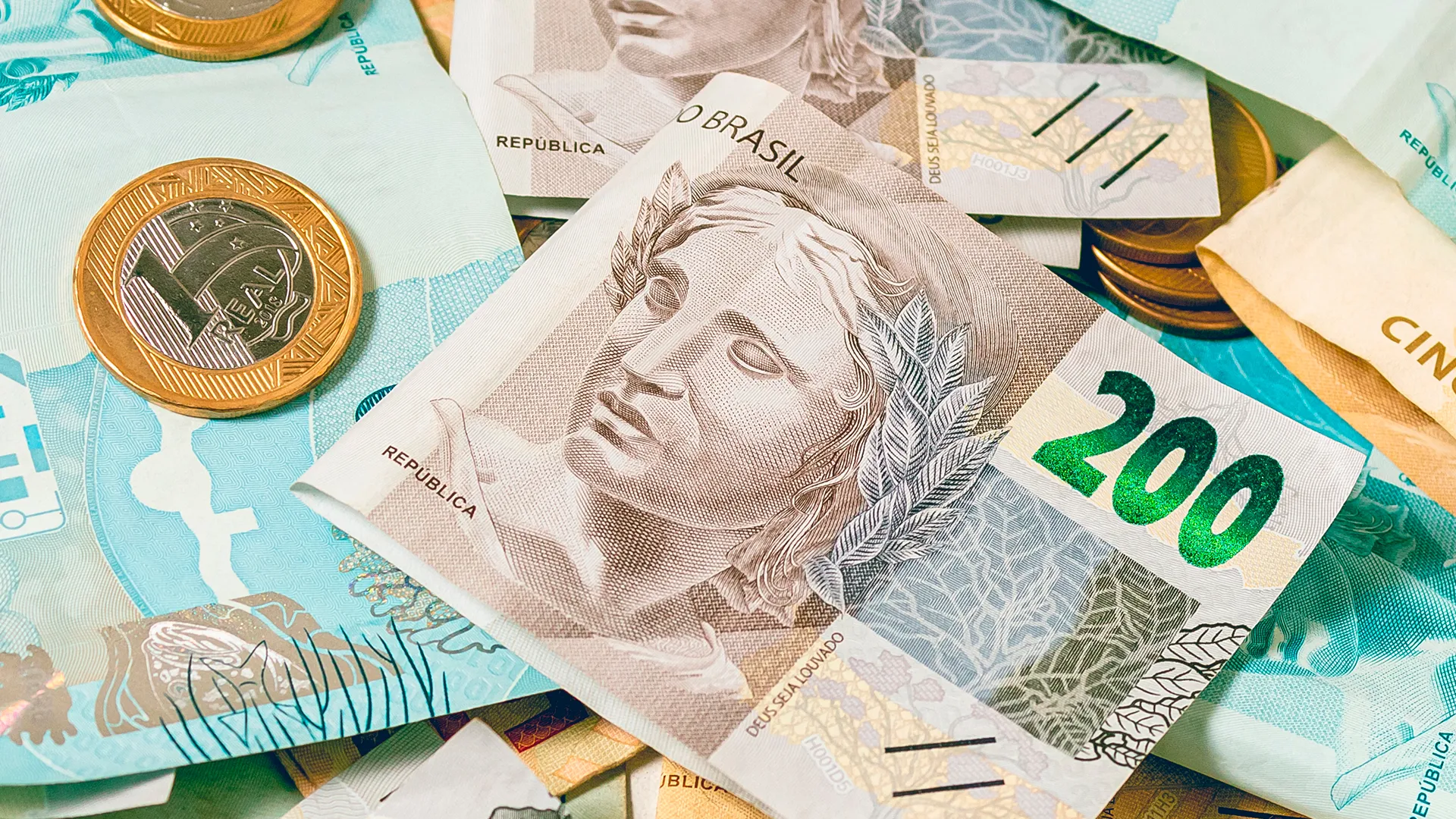 Quanto mais você usa o app Clube do Motorista, mais economiza.