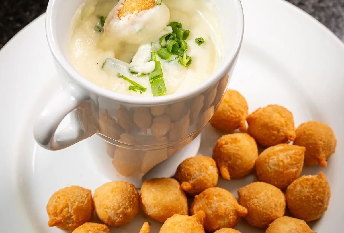 Prato de fondue de coxinha em Curitiba