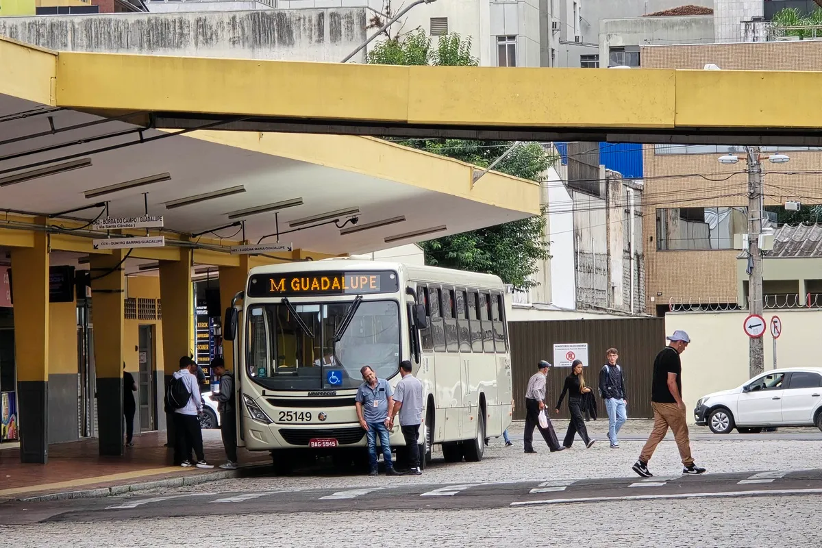 Ônibus que faz parte da linha metropolitana