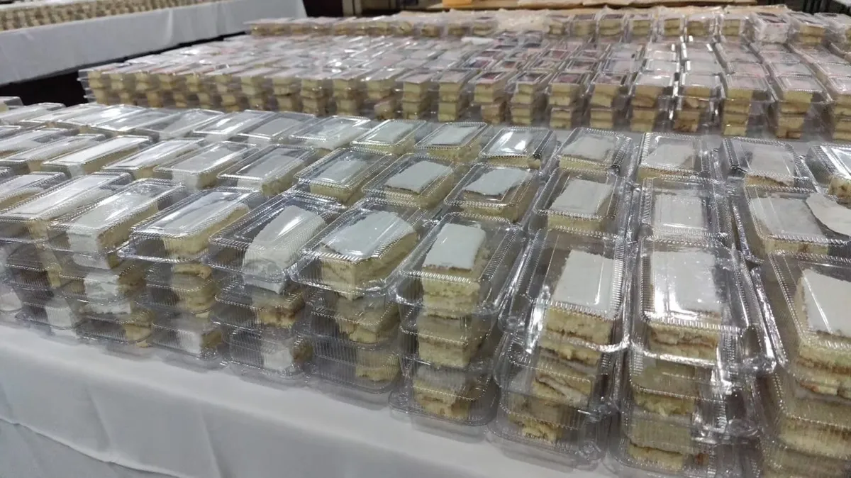 Tradicionais bolos de São Jorge, de igreja em Curitiba