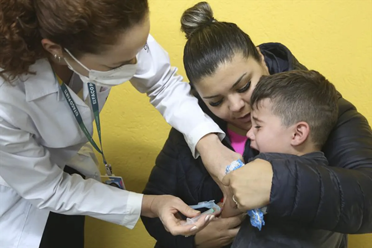 Campanha de vacinação contra a gripe nas escolas de Curitiba começa em maio