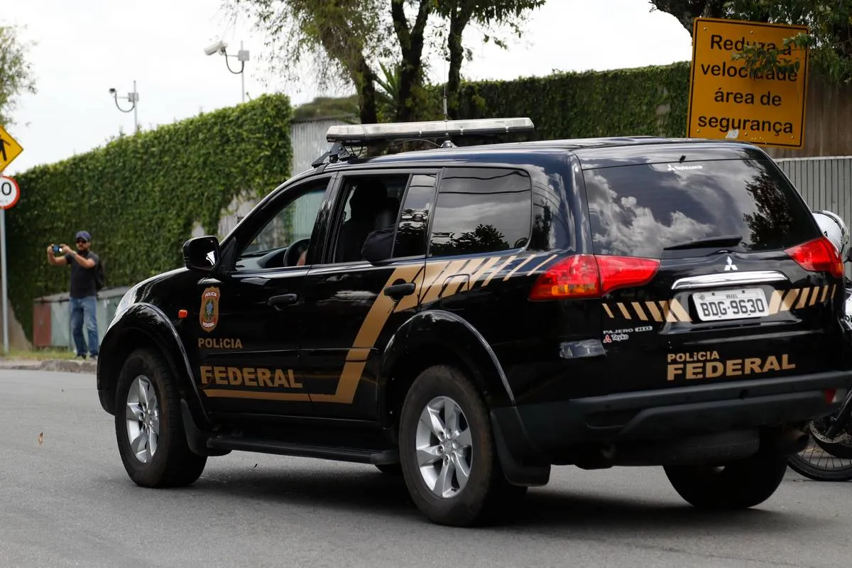 Imagem mostra uma viatura da Polícia Federal.