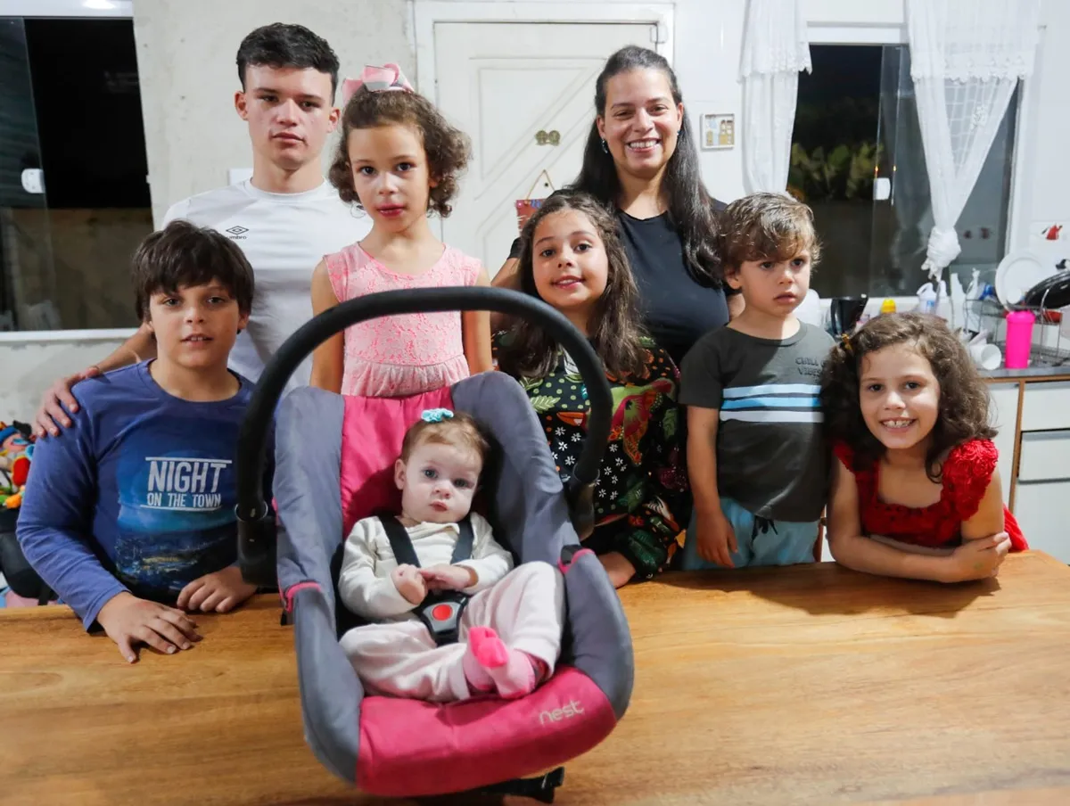 Dia das Mães: Mãe de sete, Fernanda conta experiências da maternidade e de ter uma grande família