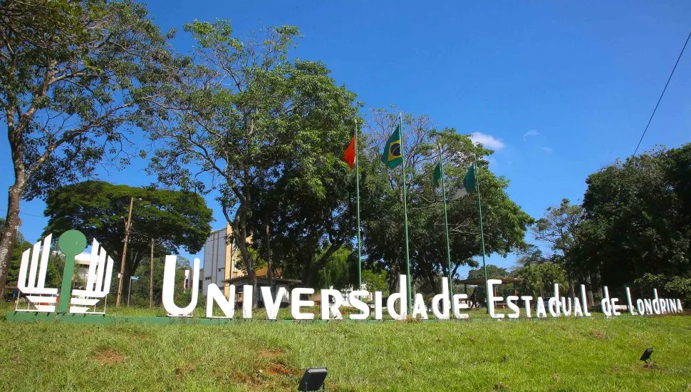Fachada da Universidade Estadual de Londrina (UEL), no Paraná