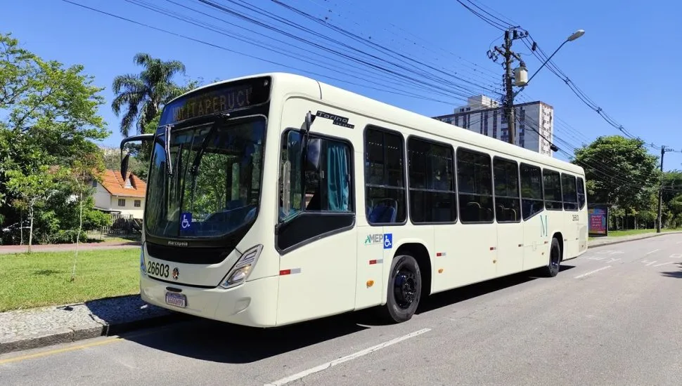 Ônibus da linha da região metropolitana de Curitiba