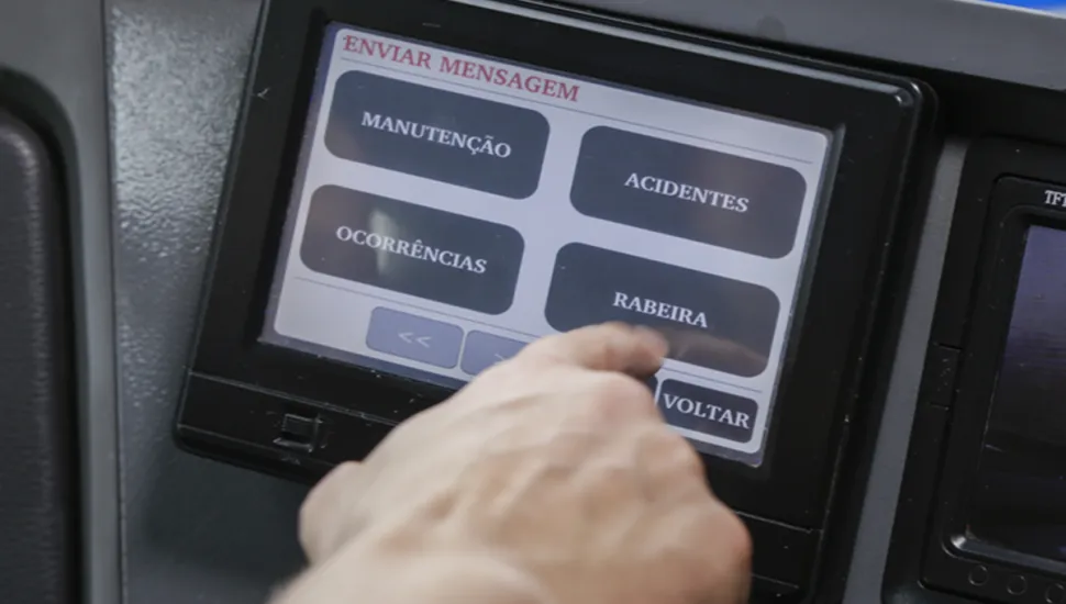 Botão de rabeira pode ser acionado nos ônibus de Curitiba