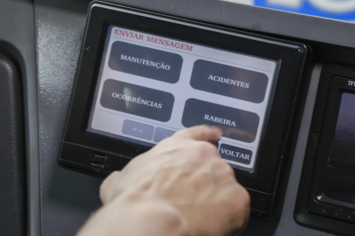 Botão de rabeira pode ser acionado nos ônibus de Curitiba