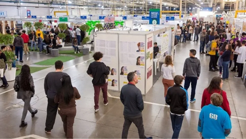 Feira de cursos e profissões da UFPR 2025