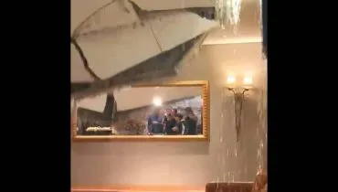 Imagem mostra o momento em que parte do teto do Madalosso desabou com a chuva.