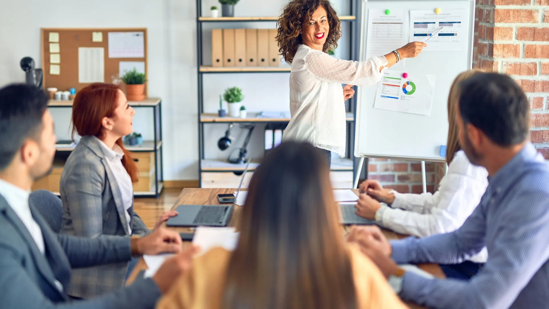 Reunindo profissionais com mais de 40 anos de experiência na área contábil, a Profit nasceu diante da dificuldade em encontrar profissionais preparados para atuar em escritórios de contabilidade