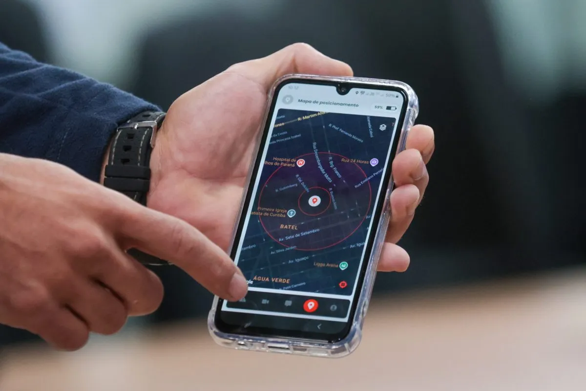 Como será a monitoração simultânea de mulheres vítimas de violência e agressores