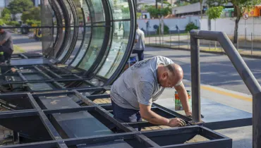 Reforma em estações-tubo de Curitiba