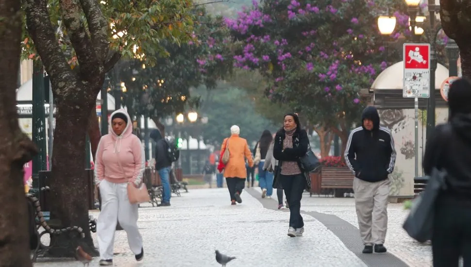 Curitiba e outras cidades do Paraná com alerta de frio