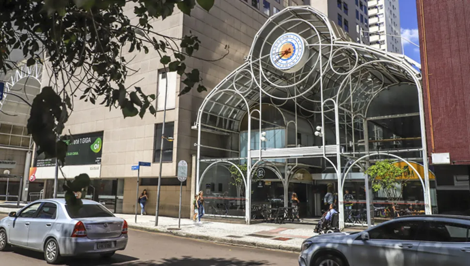 Rua 24 Horas, no Centro de Curitiba