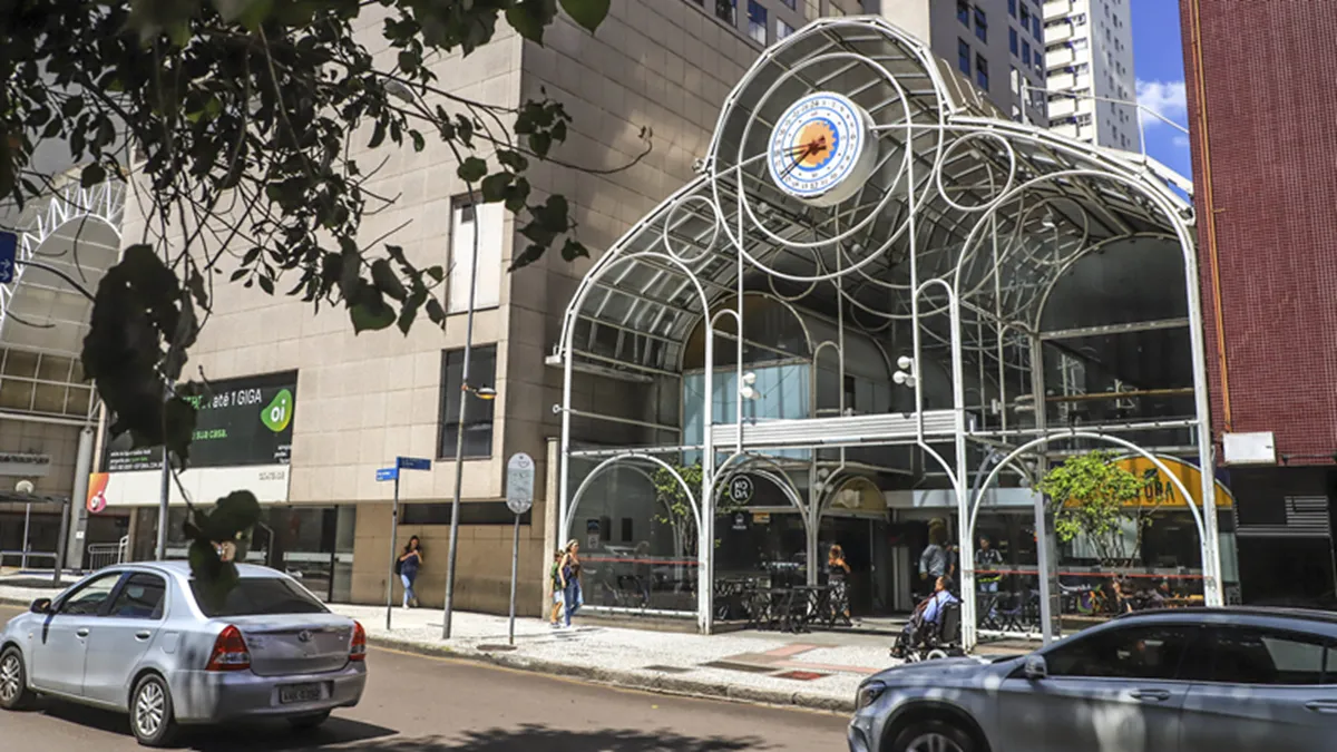 Rua 24 Horas, no Centro de Curitiba