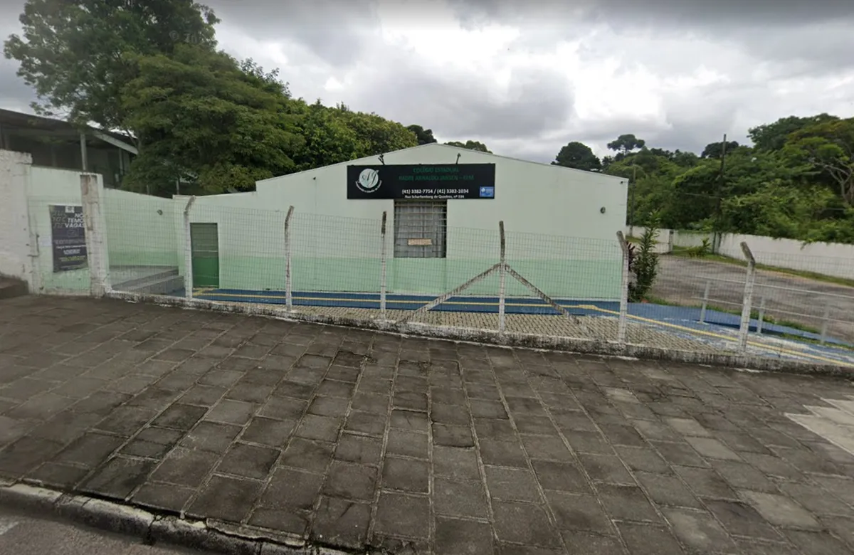Colégio Estadual Cívico-Militar Padre Arnaldo Jansen, em São José dos Pinhais