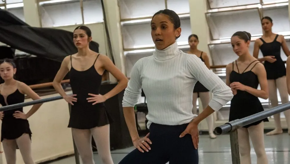 Ex-aluna do Guaíra, bailarina internacional Nayara Lopes