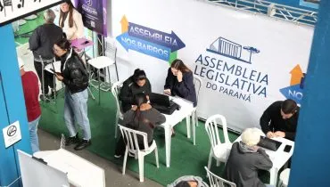 A primeira edição do Assembleia nos Bairros, na Regional do Boqueirão, foi um verdadeiro sucesso, com mais de 2 mil atendimentos e uma vasta oferta de serviços para a população. | Foto: Orlando Kissner/Alep