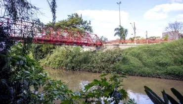 Trecho do Rio Barigui que passa pelo Fazendinha vai ganhar a revitalização