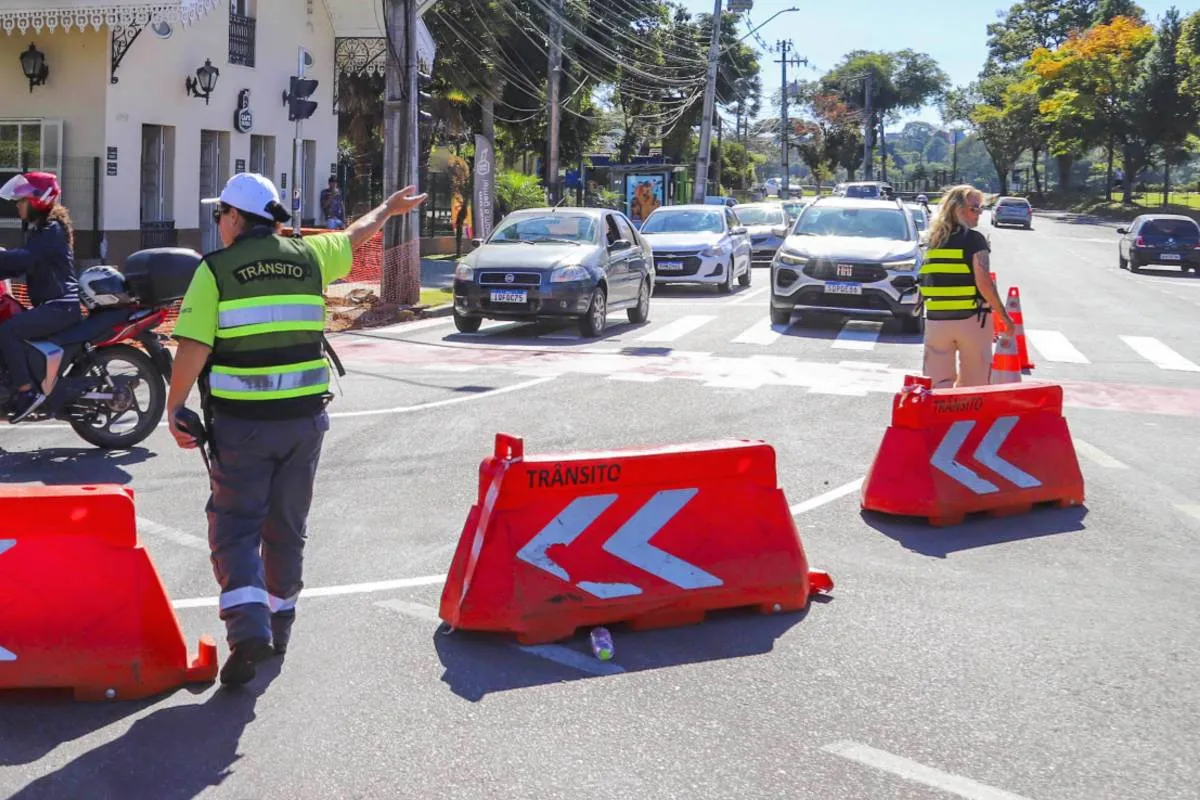 Imagem mostra uma rua do Portão terá alteração de sentido a partir da próxima segunda-feira.