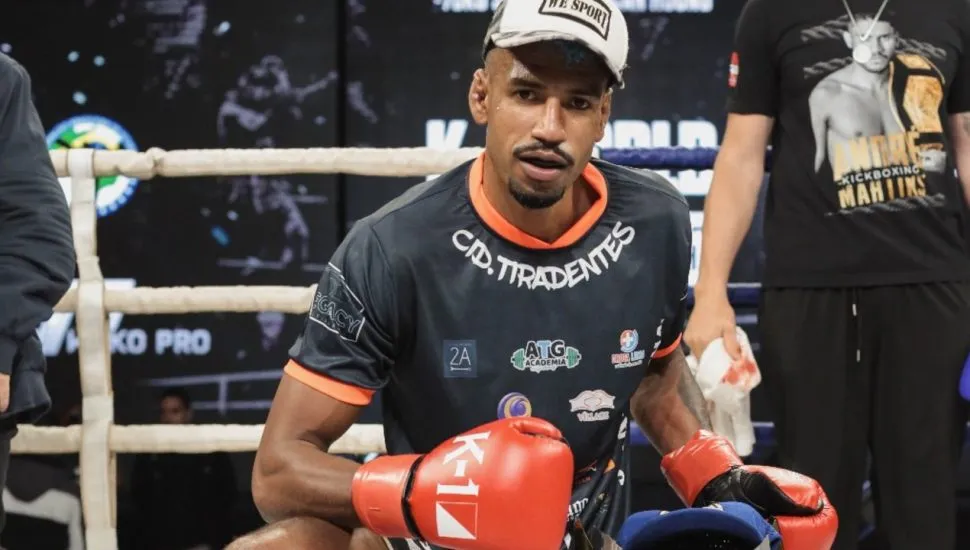 Jonas Salsicha vence três lutas e fatura troféu e vaga no Japão