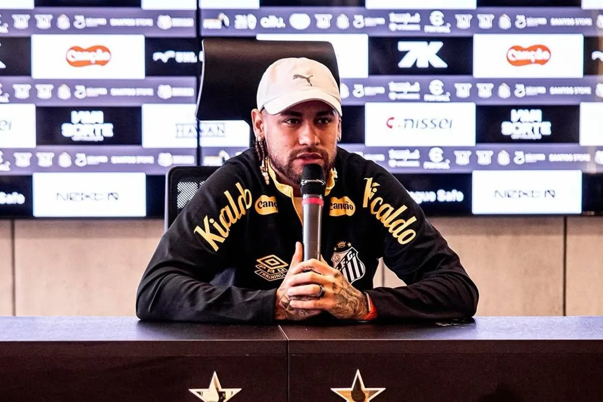 Neymar em uma entrevista coletiva incomum