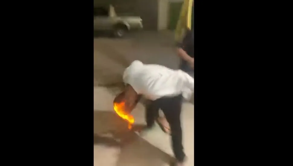 Homem tem cabeça ateada fogo na RMC