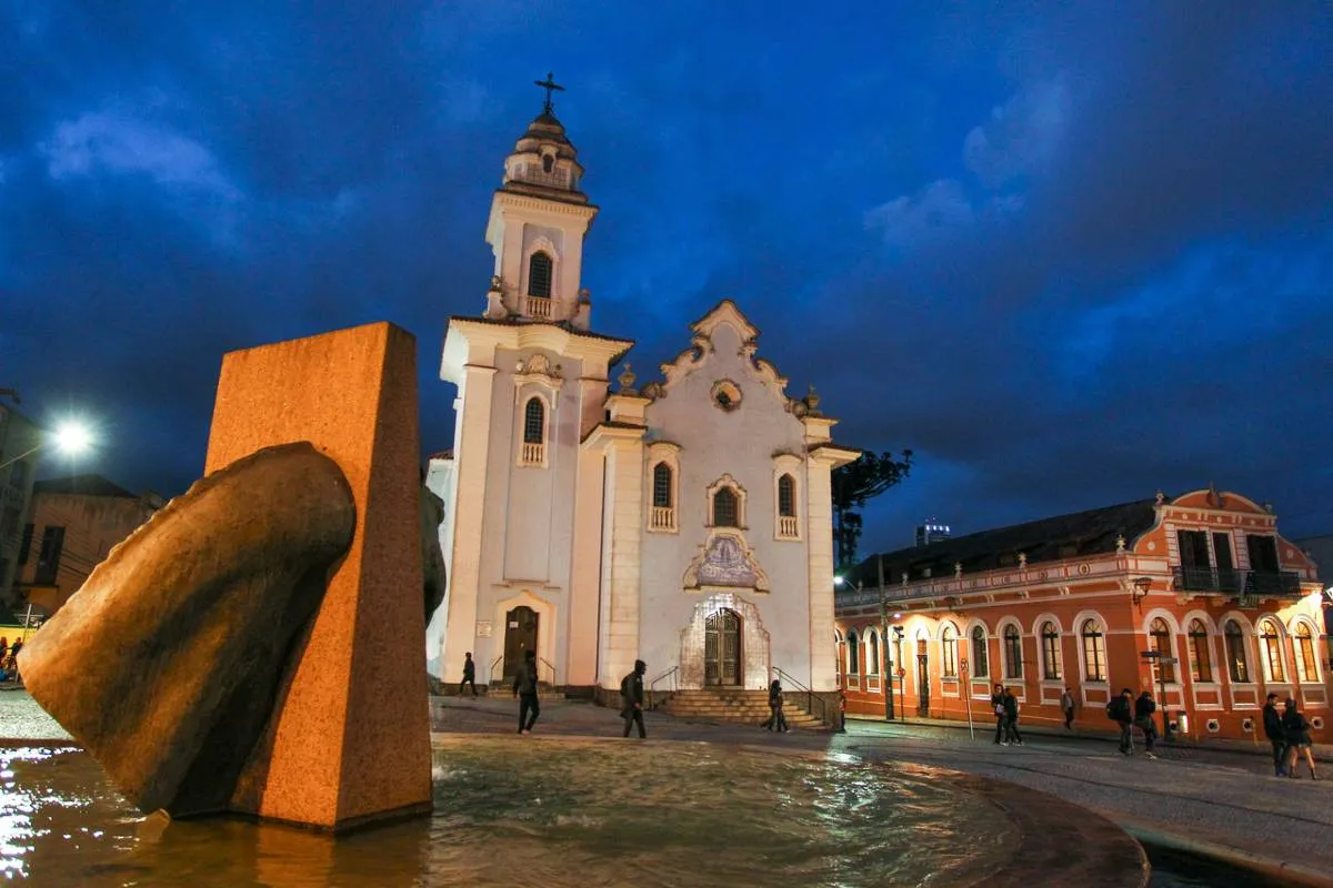 Imagem mostra a Igreja do Rosário dos Pretos de São Benedito