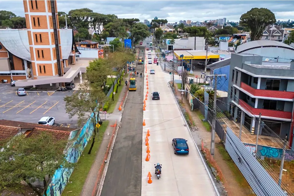 imagem mostra uma Rua do Xaxim, em Curitiba