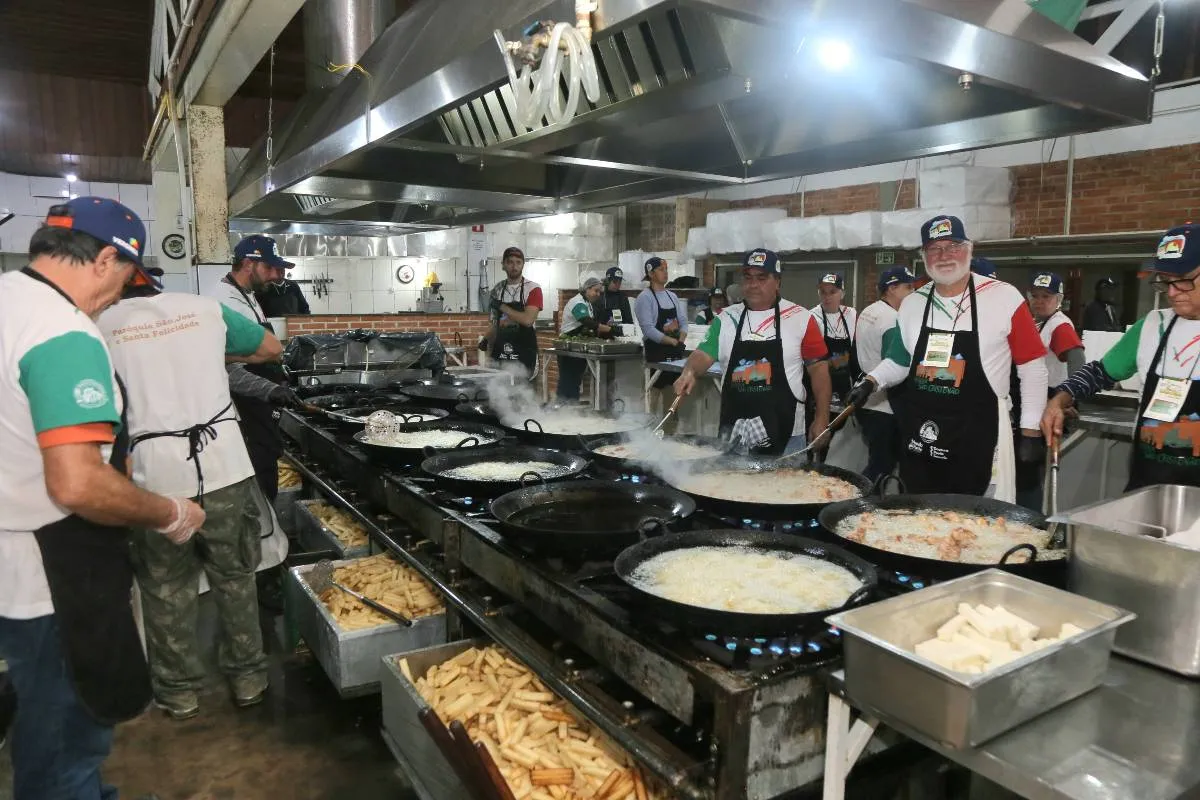 41ª Festa do frango, polenta e vinho de Santa Felicidade.