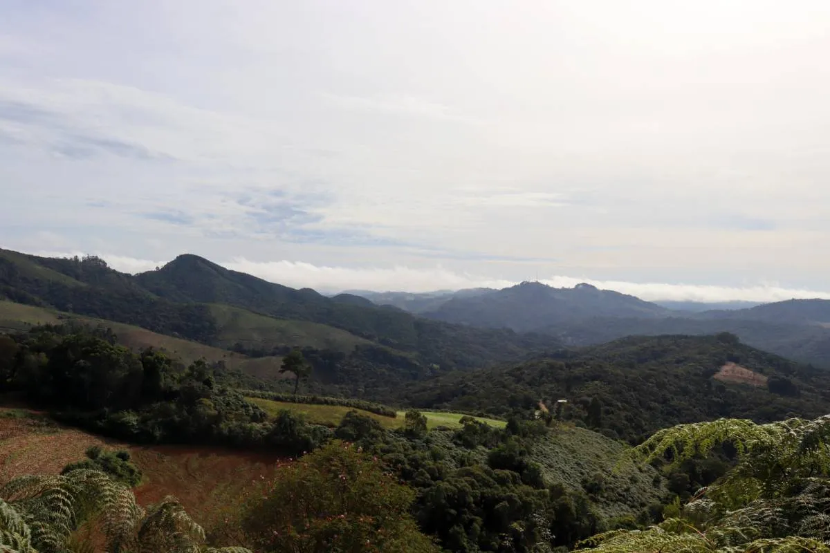 Vista do topo do Morro da Palha encanta os visitantes