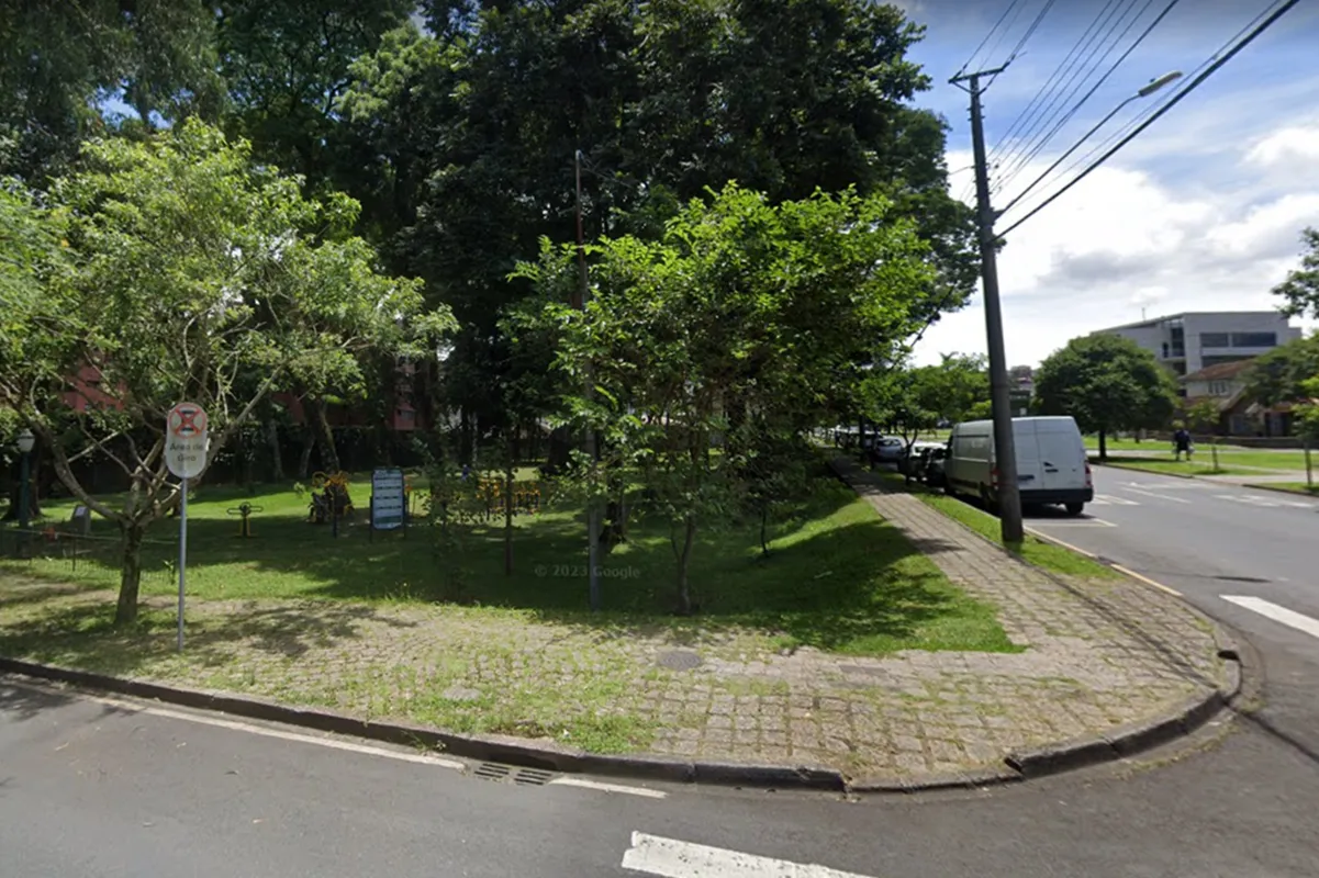 Praça da França, em Curitiba