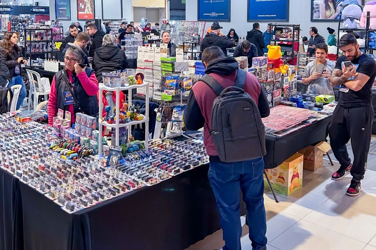 Feira de colecionadores em Curitiba