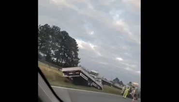 Acidente com caminhão na BR-277