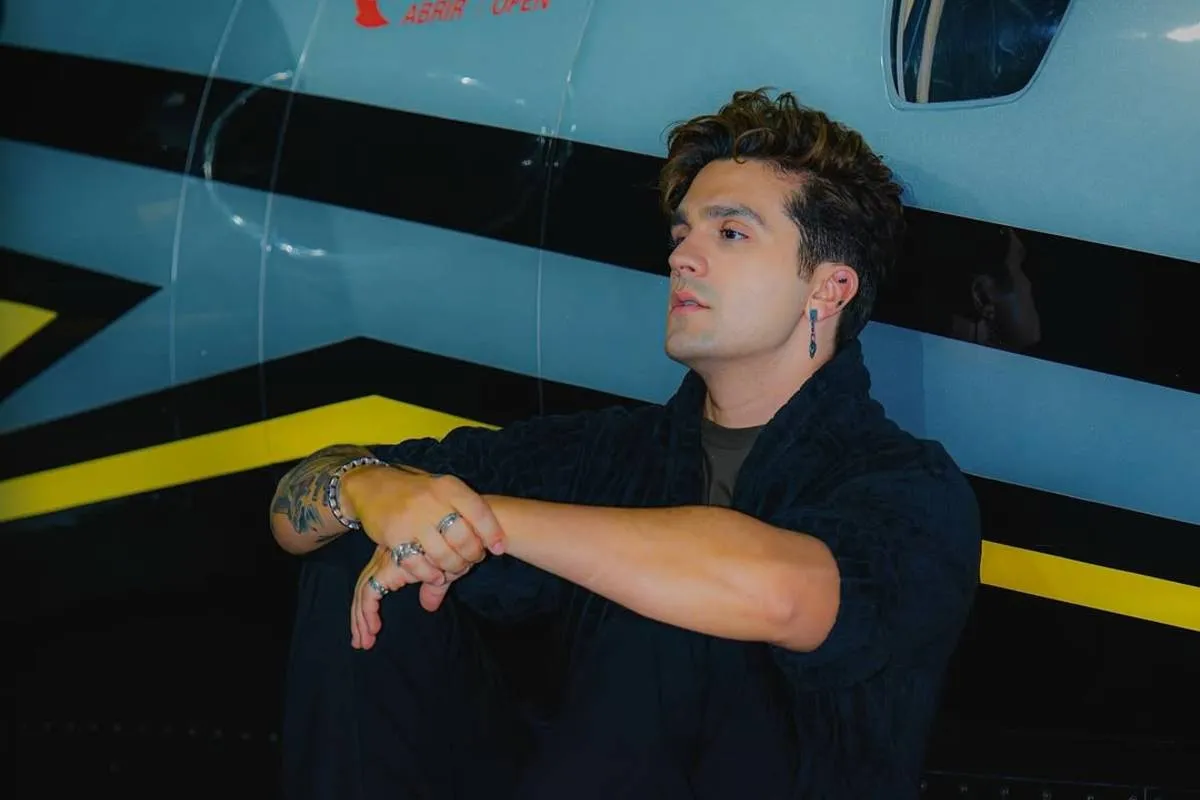 Imagem mostra Luan Santana.