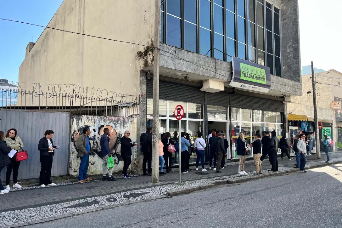 Mutirão de emprego oferta vagas em Curitiba