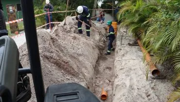 Obras de esgoto na Ilha do Mel